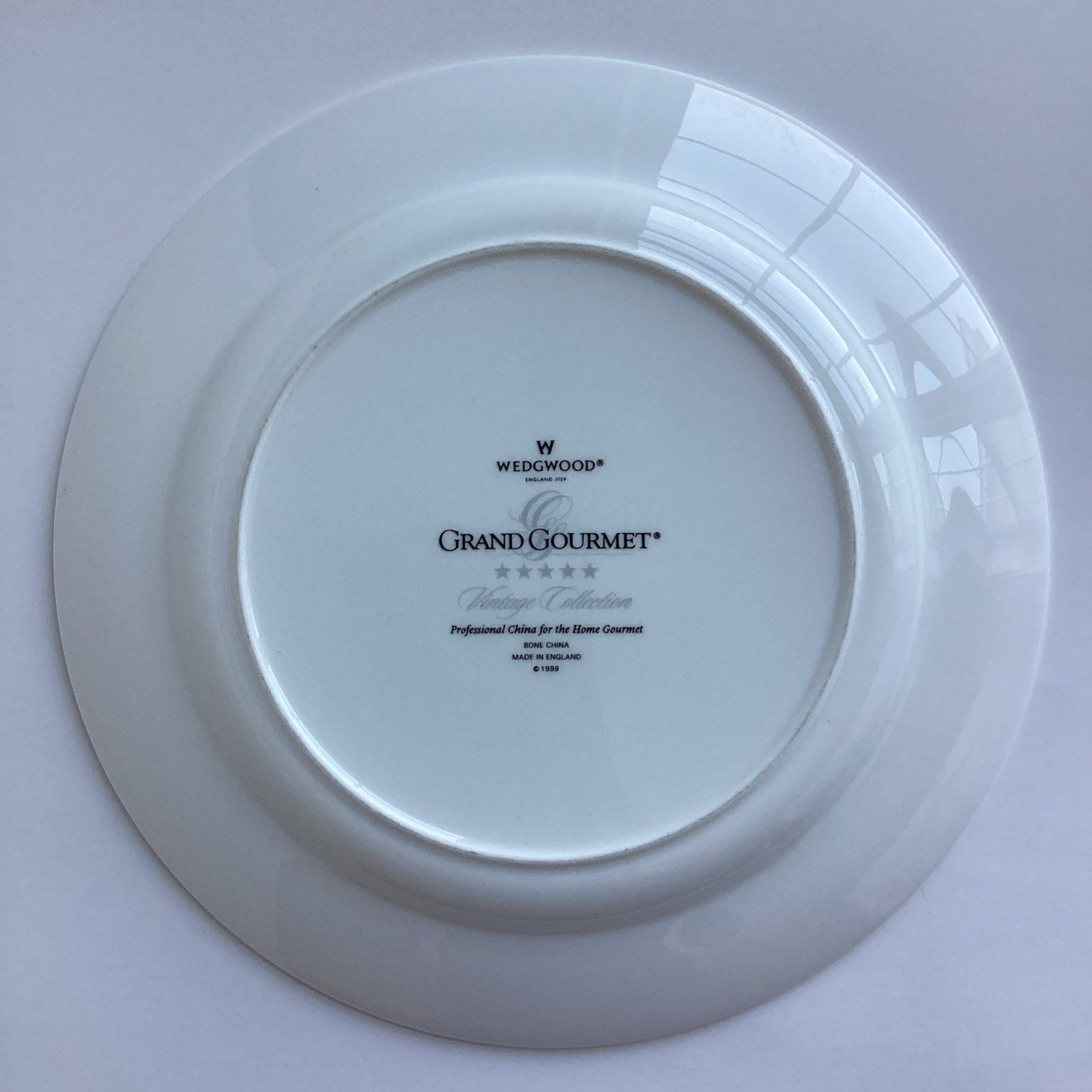 Wedgwood Grand Gourmet Vintage Collection Dinner Plates Set 8 Wine Label 9-3/4”