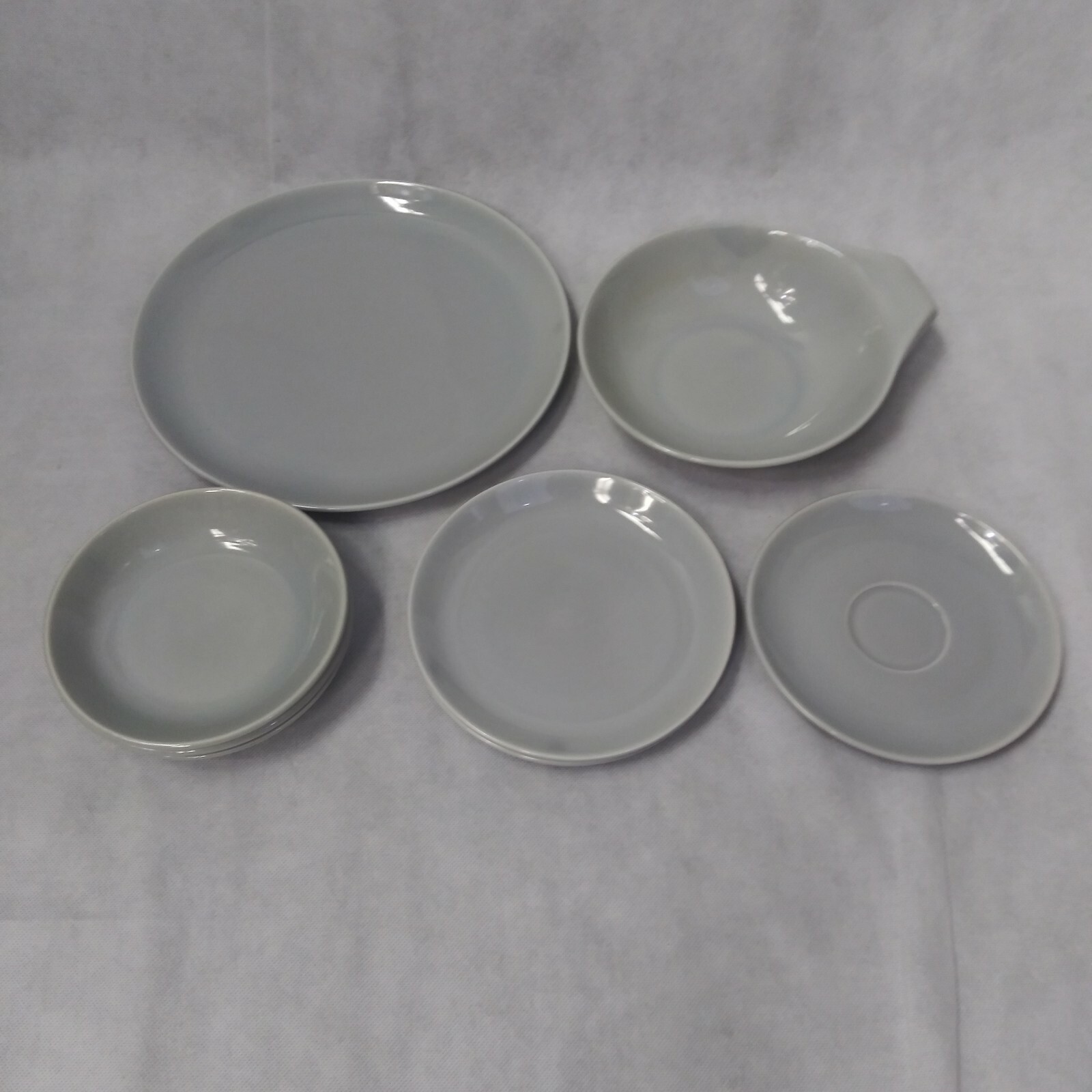 8 Pcs Hollydale Malibu Modern Gray Dinner Plate Soup Bowls Bread Plates Saucer