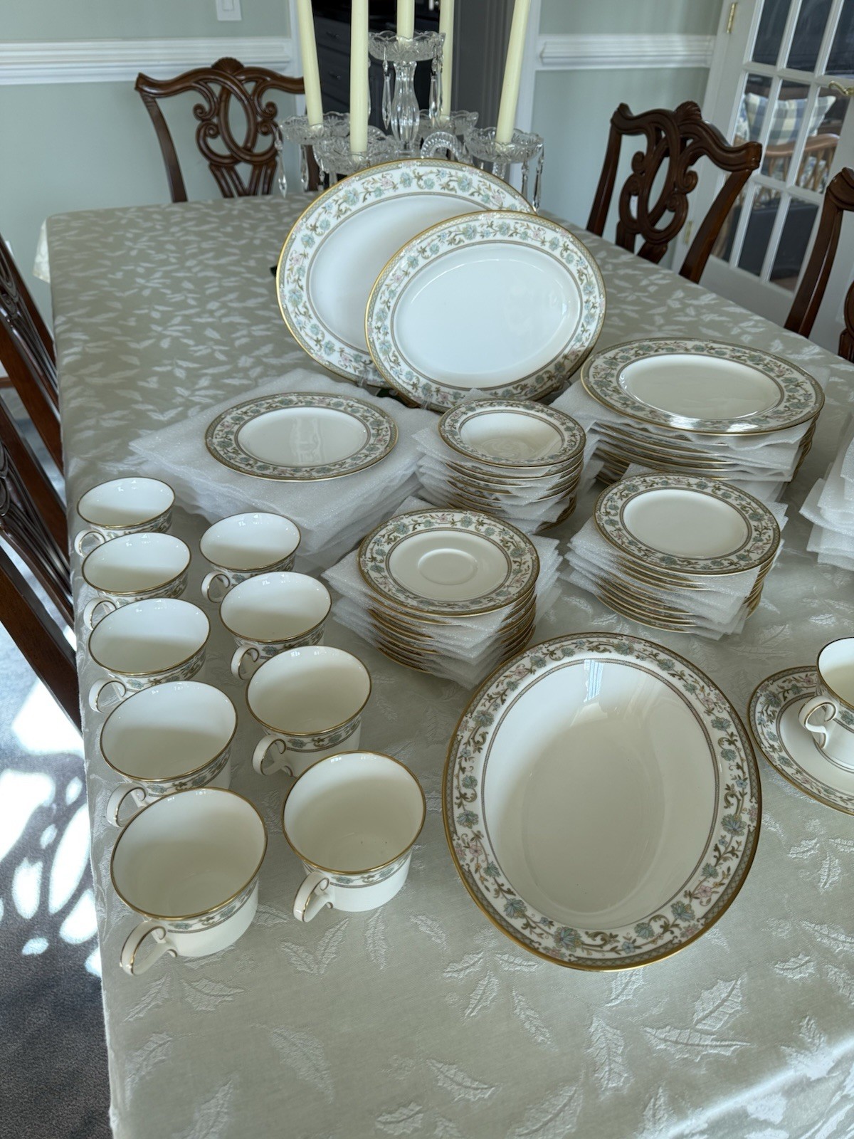 NORITAKE Bone China Sakura (9704) 10: 7 Piece Place Settings + Serving Pieces