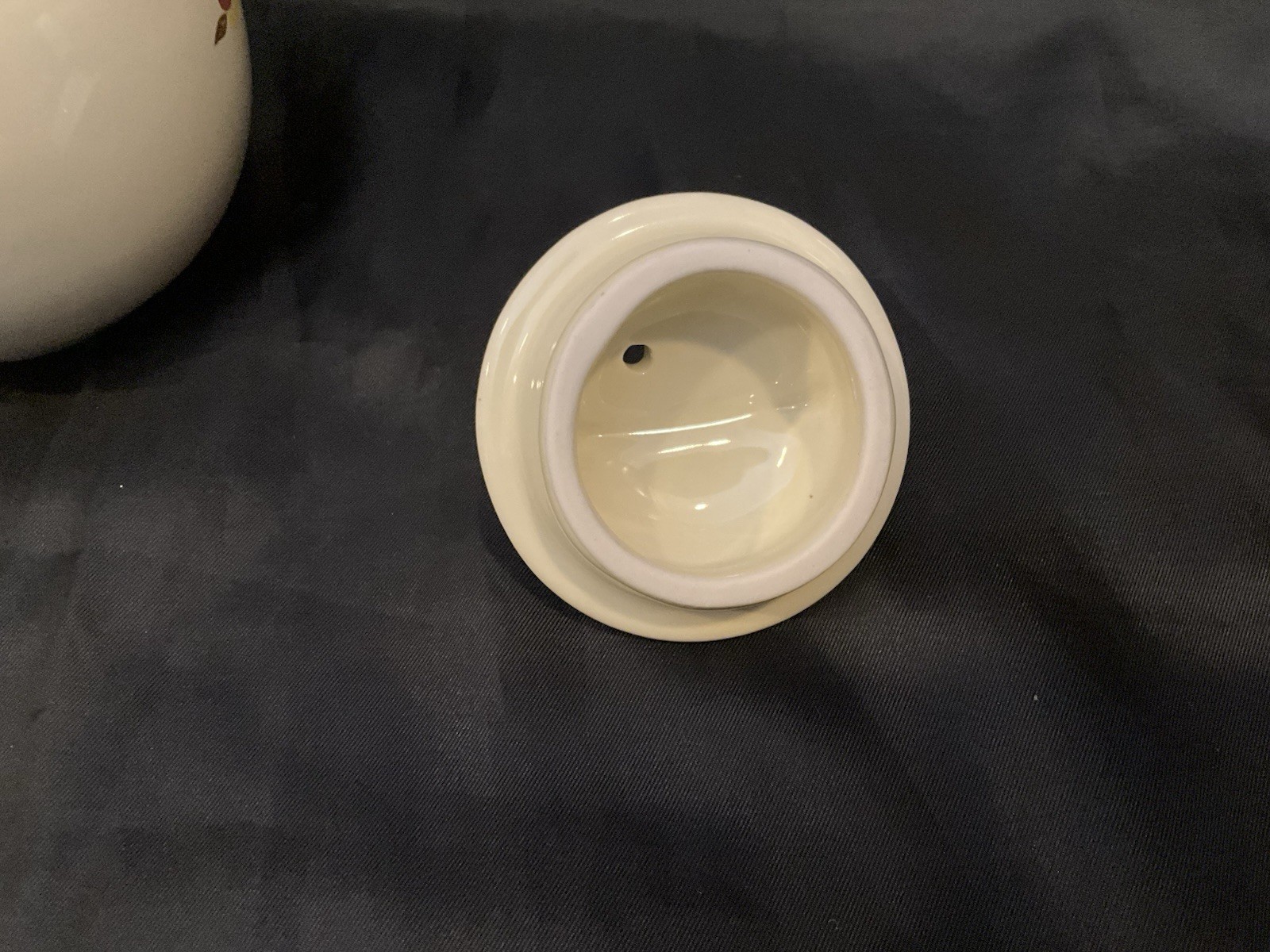 Jewel Hall Autumn Leaf Club 5 Band Syrup with Lid – 1994