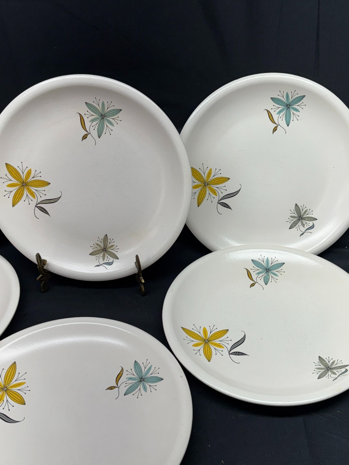 Set of 6 ~ W. S. George “ATOMIC FLOWERS” Dinner Plates ~ 10 3/8″
