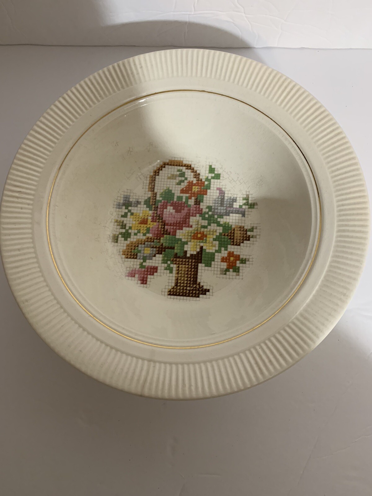 VICTORY SALEM CHINA VINTAGE 9” CERAMIC Serving Bowl FLORAL BASKET PP 23 K Rim