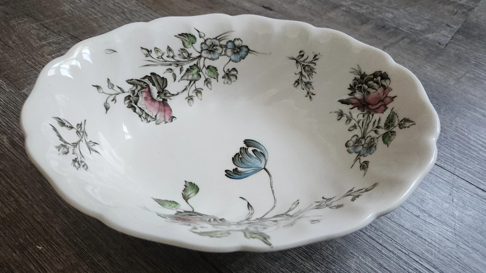 Johnson Brothers Day in June 8 3/4″ x 7″ Oval Serving bowl England