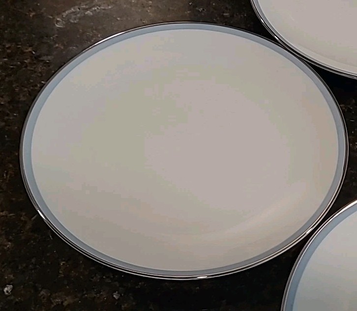 SET (8) Noritake China BLUETONE 8 1/8″ Salad Plates 6379 Japan. Blue, Platinum