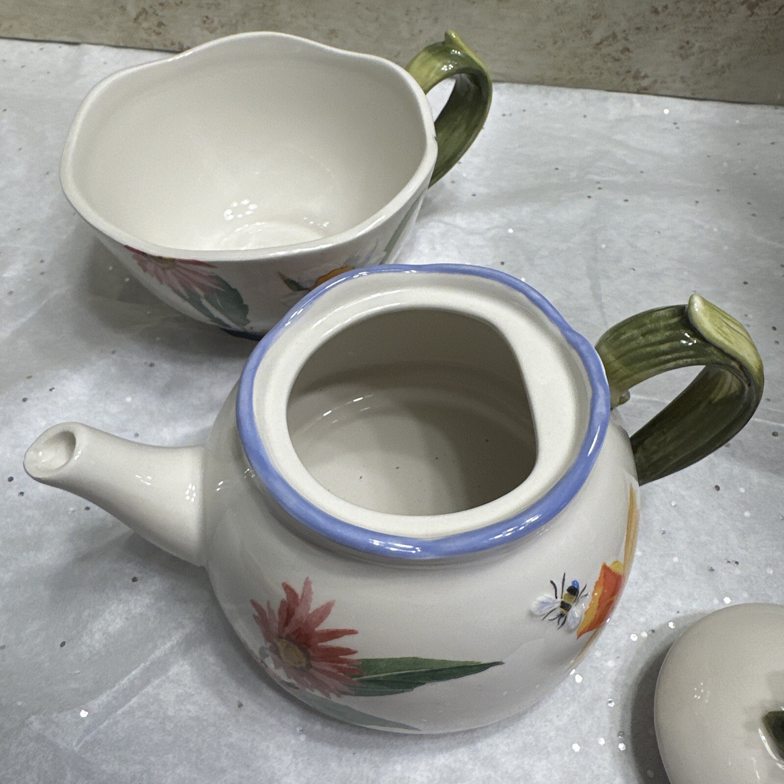 Harry and David Tea For One Small Teapot Cup Floral Garden Bees