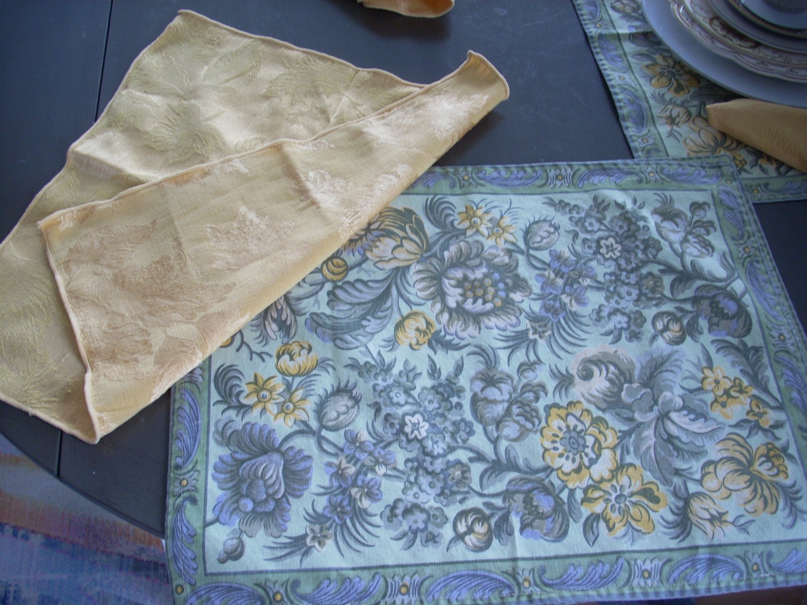 4 Mismatched Place Settings Gold Floral 24 Pc w/napkins placemats Shower Wedding