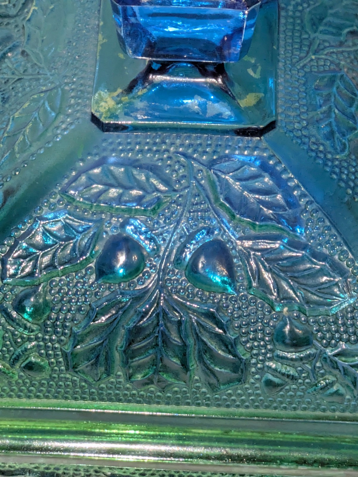 Vintage Jeannette Blue Green Ombre Acorn & Oak Leaf Glass Lidded Candy Dish