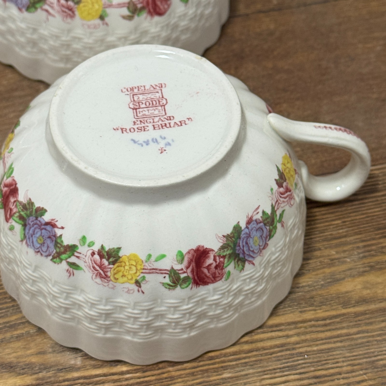 4 Copeland Spode Rose Briar Chelsea Wicker Porcelain Tea Cups Footed Coffee Set