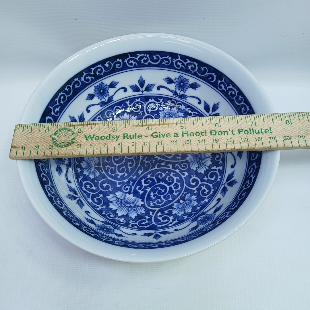 Yokohama Studio Japanese Porcelain Ramen Serving Bowl 7.5″ Blue/White Arabesque