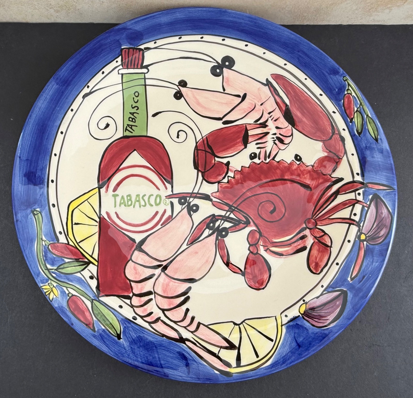 1994 STEVE HASSLOCK STUDIO FISH/LEMON & TIKA TABASCO AND CRAB DINNERWARE LOT (3)