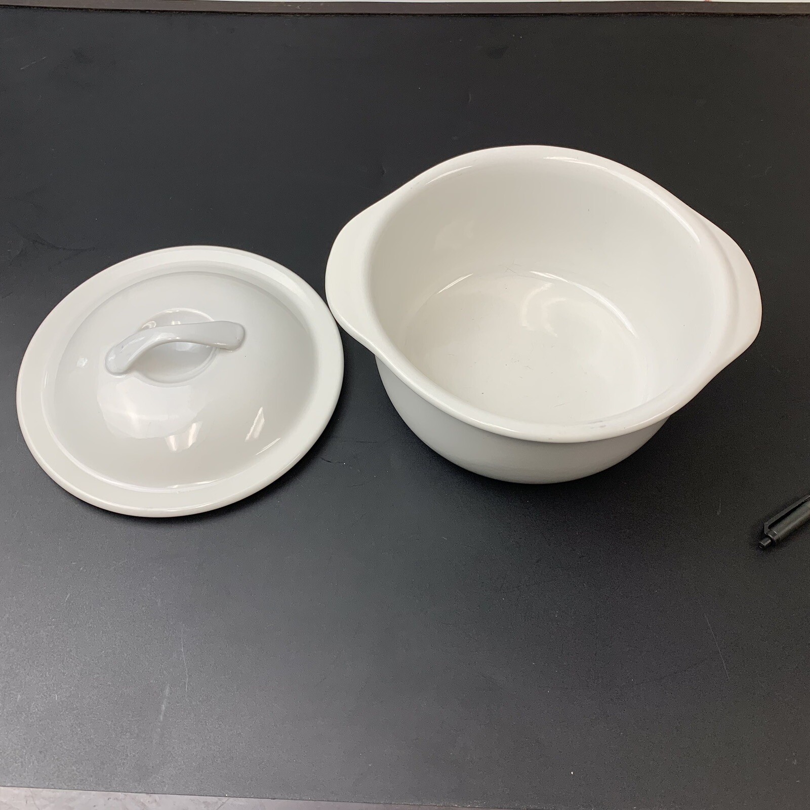 CORELLE Coordinates 1 1/2 Qt. STONEWEAR 3 7/8” Tall Handle To Handle 9 1/4”