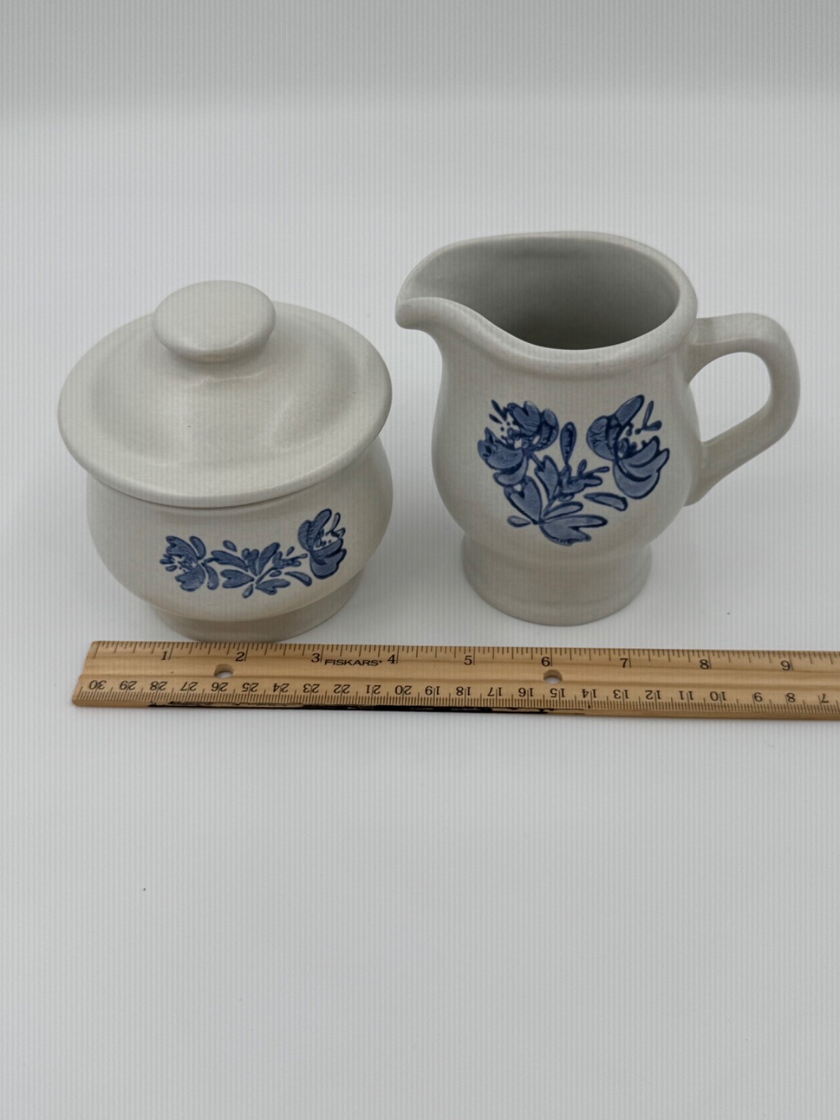 Vintage Pfaltzgraff Yorktowne Creamer #7-24 & Sugar Bowl w/Lid #7-22 Blue Floral
