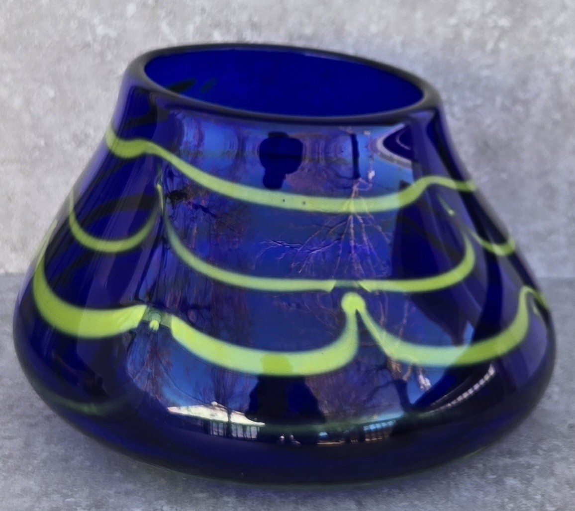 Vtg Cobalt Blue Yellow Pulled Feather Studio Blown Art Glass Biomorphic Vase