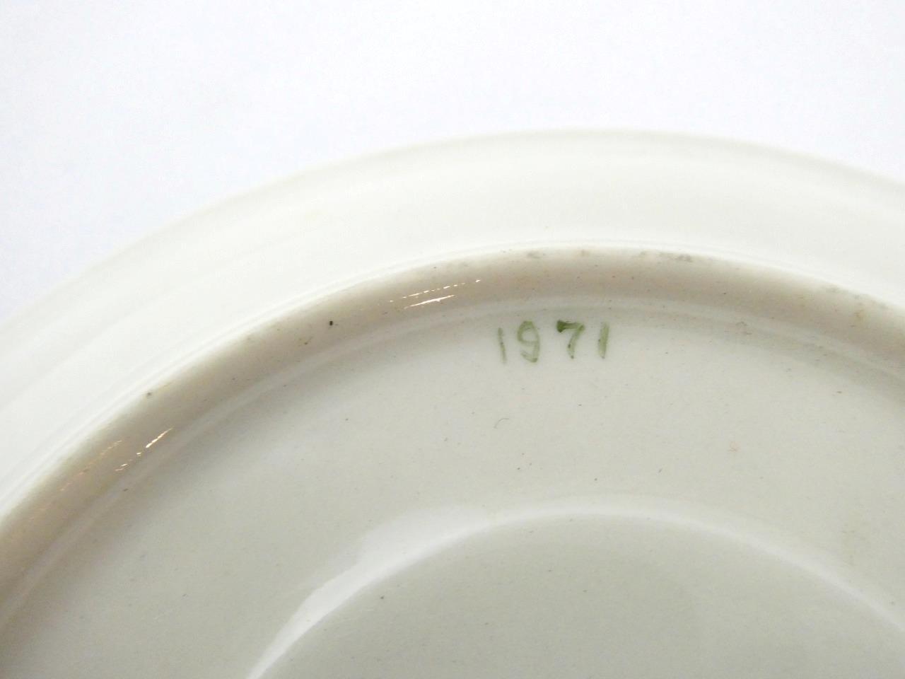 1970s Hand Painted Porcelain 4 Piece Place Setting Daisy Flowers Signed VGOOD