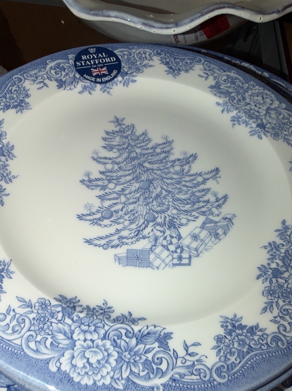Set Of 6 Royal Stafford Blue Christmas Tree Holiday Dinner Plates 11″ New