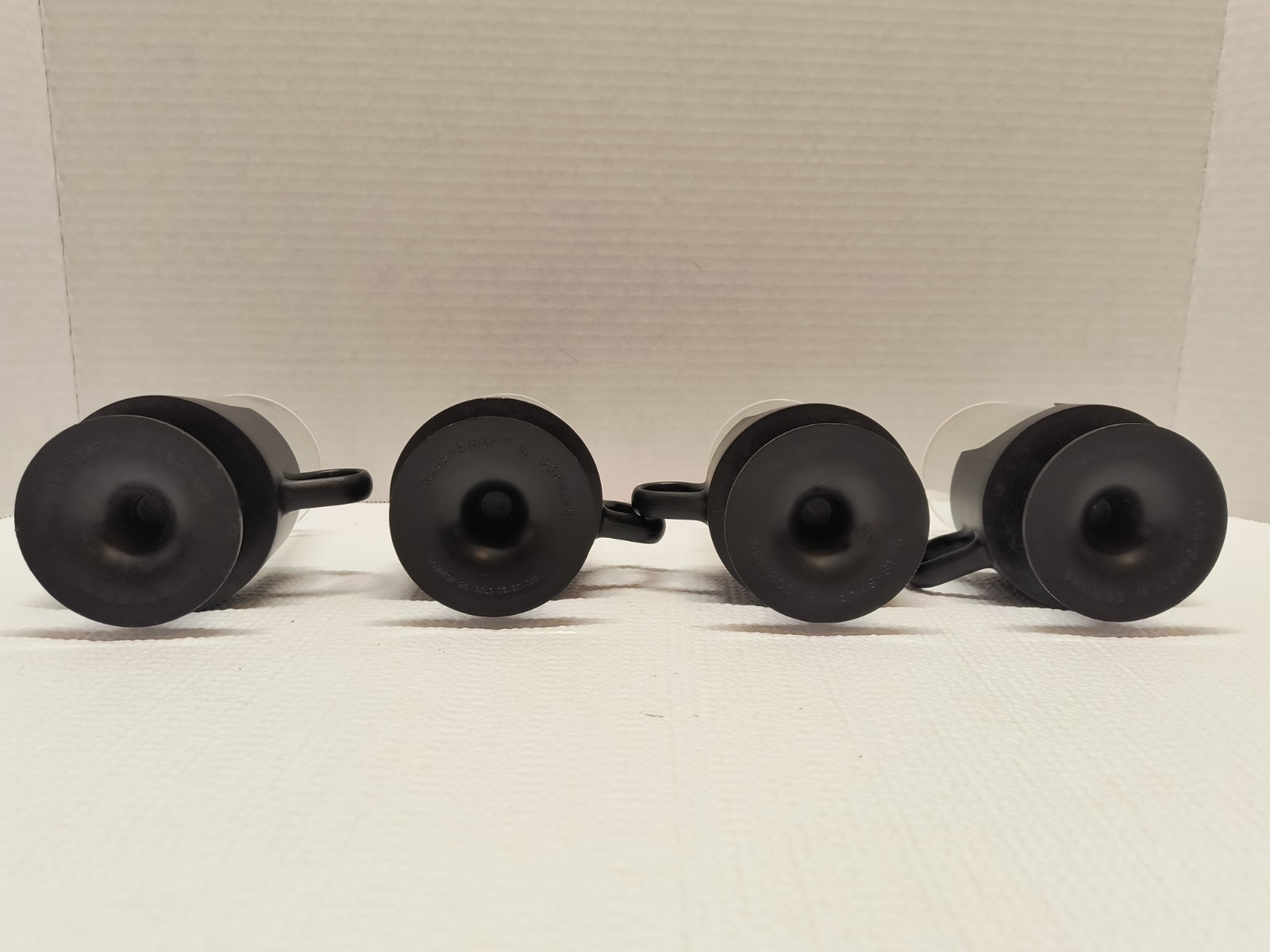 Glas-Snap Corning Set of 4-8oz. Cups/Mugs VTG MCM Black Plastic and clear glass