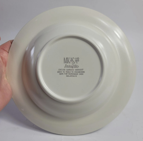 TWO Mikasa Intaglio Garden Harvest Rim Soup Bowls Fruit and Leaves on Rim