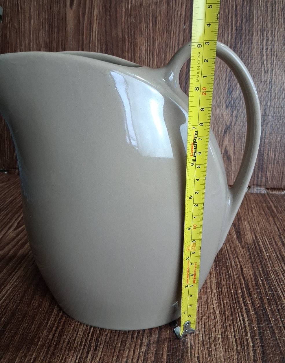 Hall 2633 Pitcher With Ice Guard Beige Art Deco 9″ USA Vintage