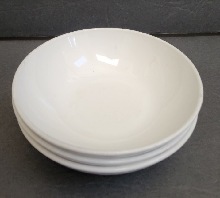 Lot of 39 Corning Centura White Narrow Rim & Coup Dinner Salad Plates Bowls Cups