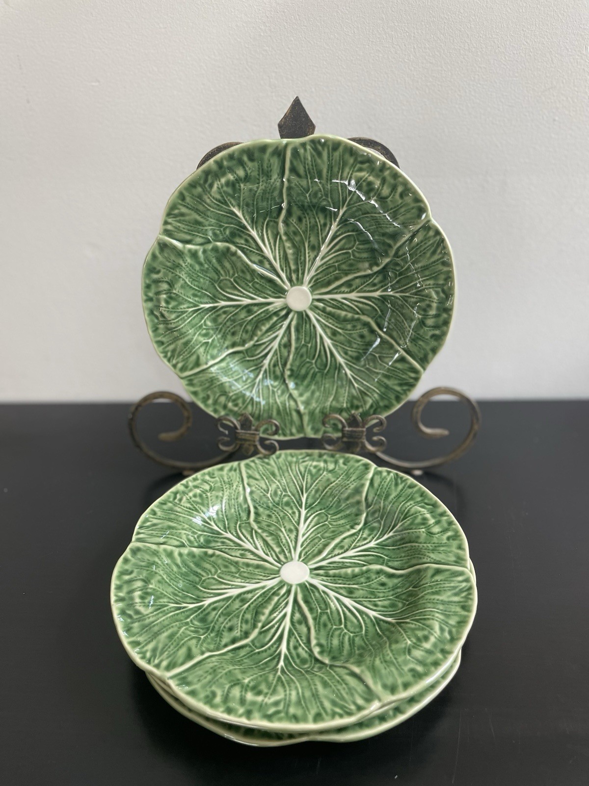 Set Of 4 Cabbage Leaf Dinner Plates 9”D, New In Box