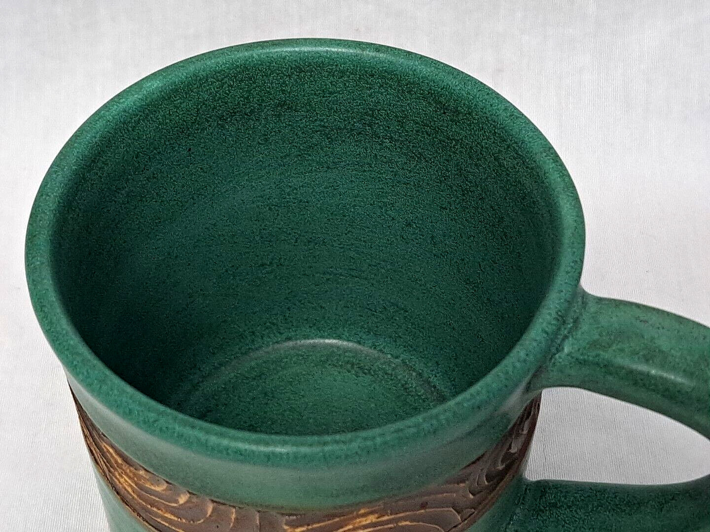 4 Studio Pottery Coffee Mugs Drip Glaze Native Island Look 18 Oz Carved Stamped