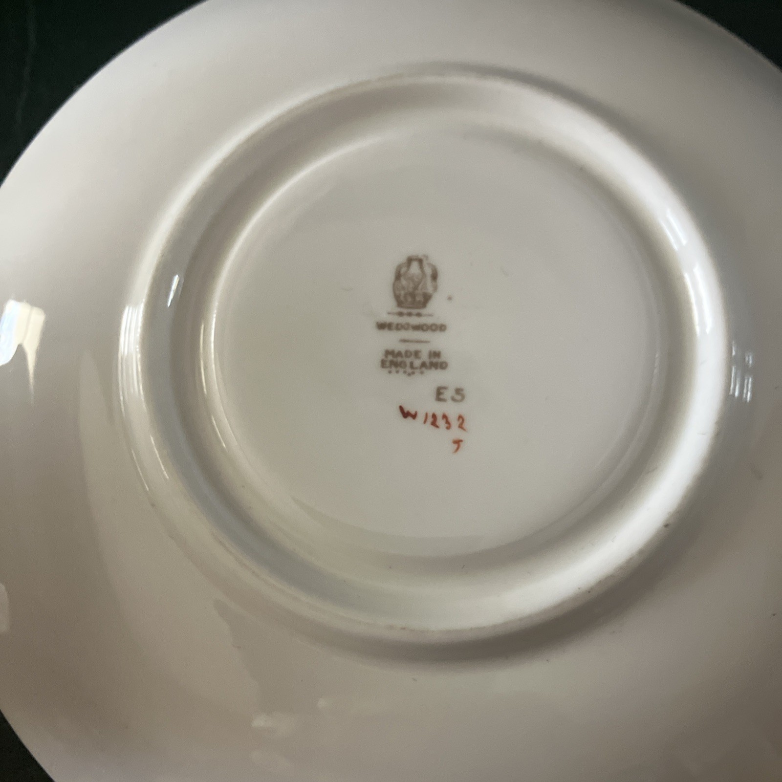 1 Wedgwood Florentine Green Teacup & Saucer Vintage Bone China England W12325