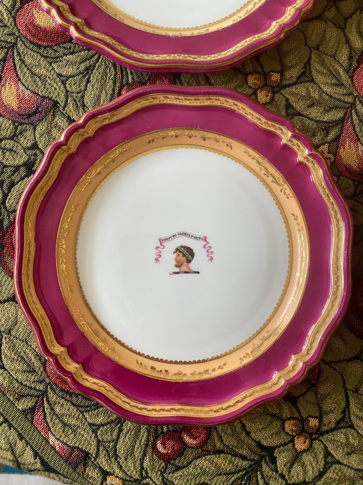 Antique 1850 – 1875 Paris Porcelain Set 4 Neoclassical Gilt Cabinet Plates