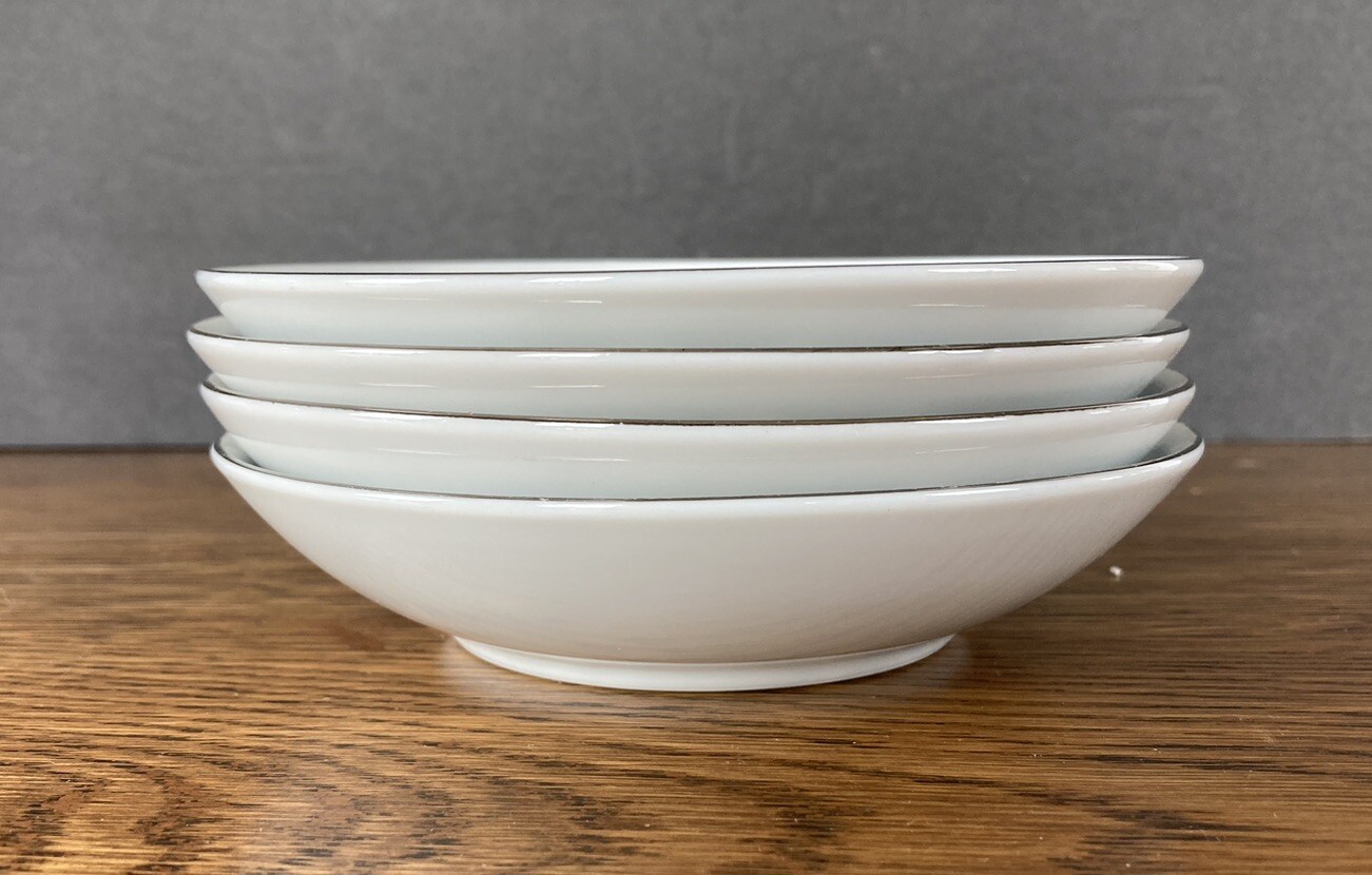 Set of 4 VTG Sheffield “Blue Whisper” Fine China 5-1/2″ Dessert/Fruit Bowls GOOD