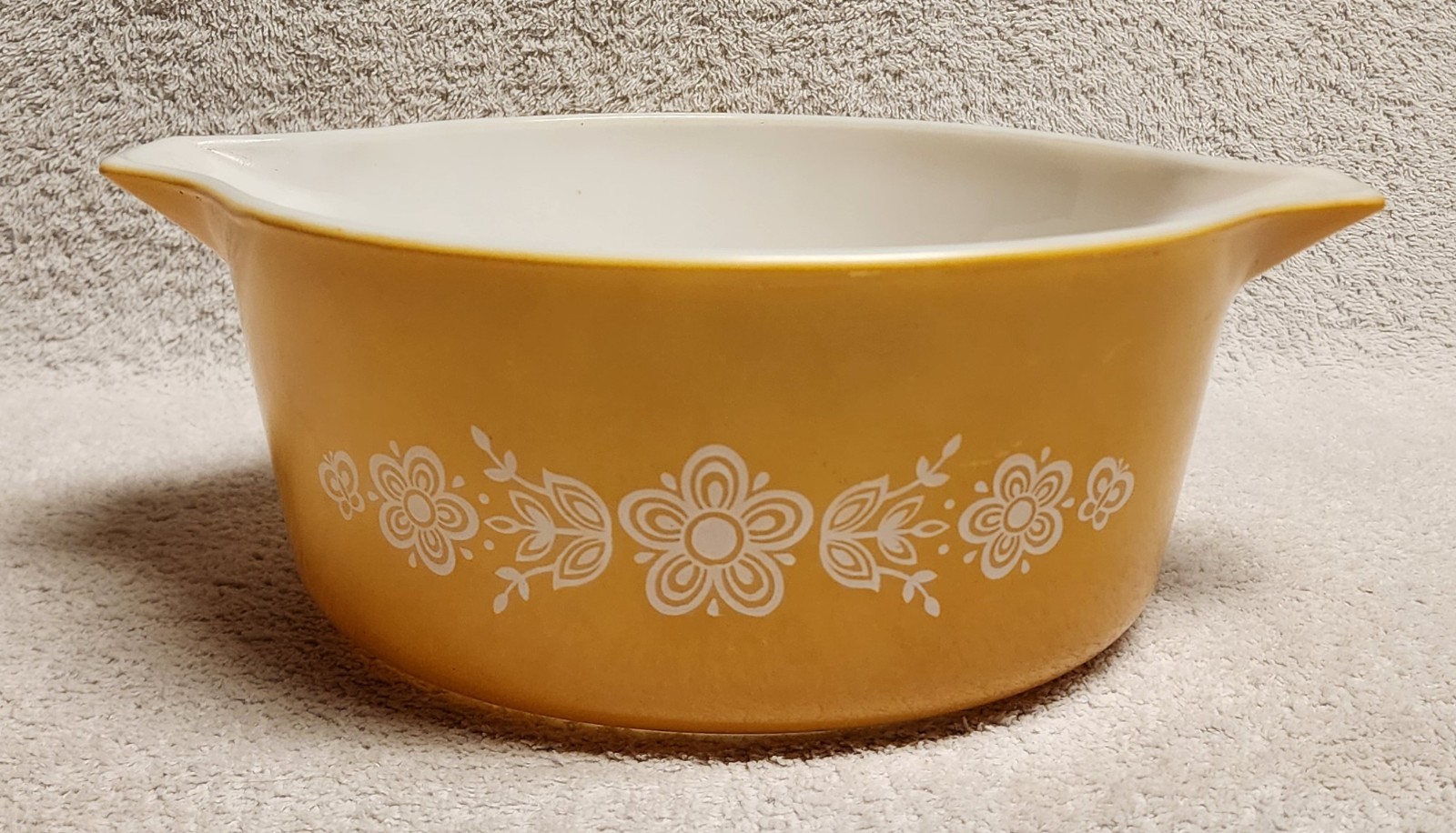 Pyrex Vintage Butterfly Gold 2.5 Quart Casserole Dish No Lid 475-B
