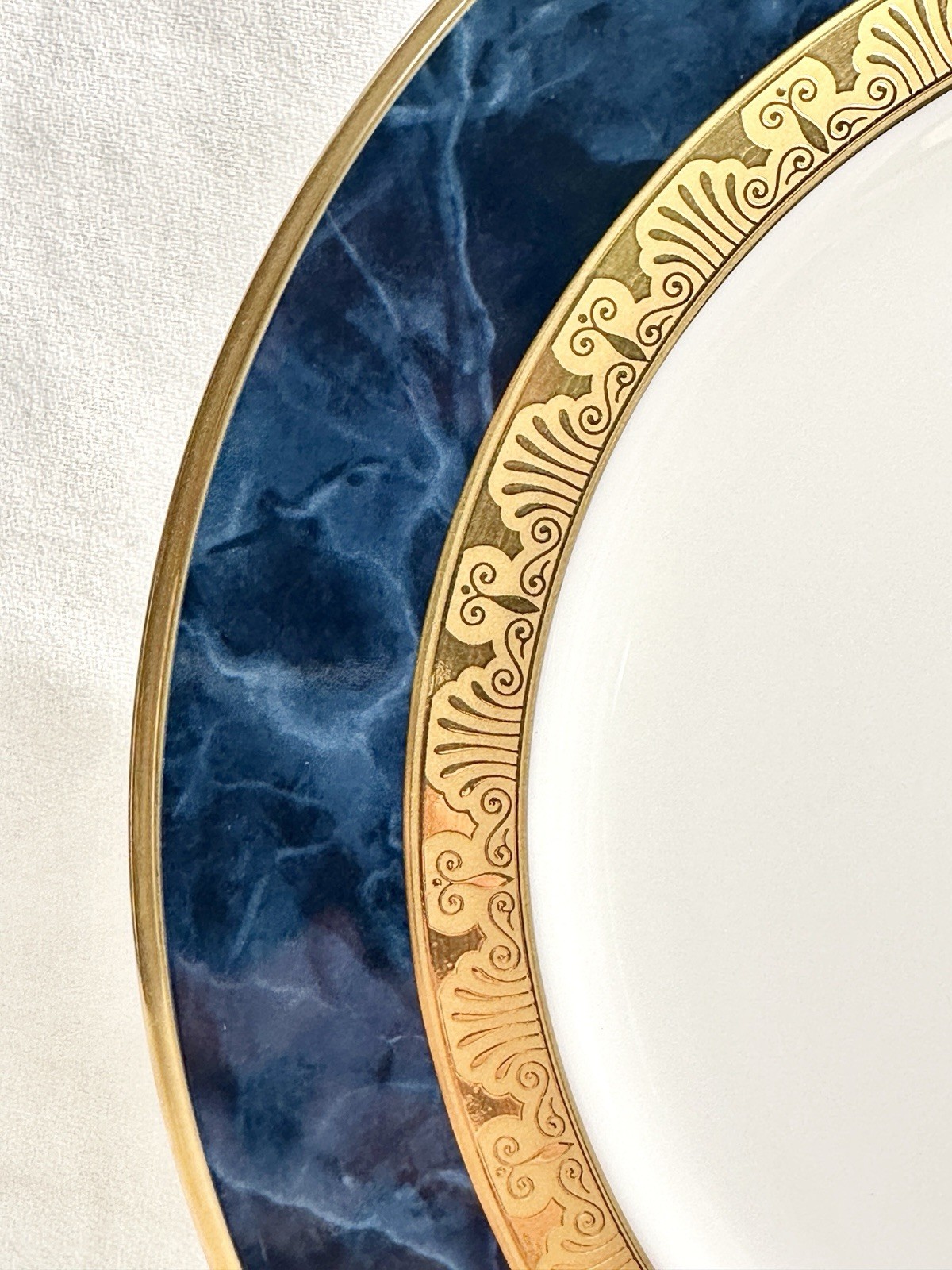 NORITAKE Mendelson Dinner Plate Blue Marble Border W/Inner Gold Scroll