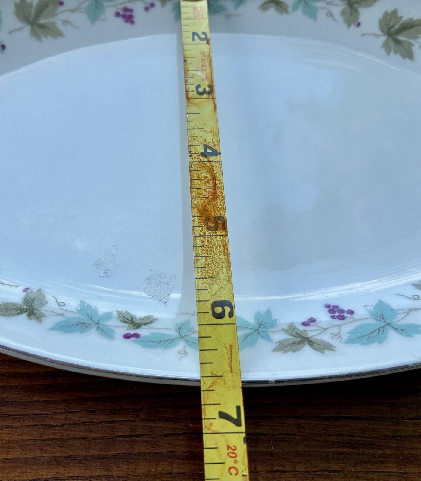 DISCONTINUED OVAL PLATTER FROM FINE CHINA OF JAPAN WITH THE “GRAPEVINE” PATTERN