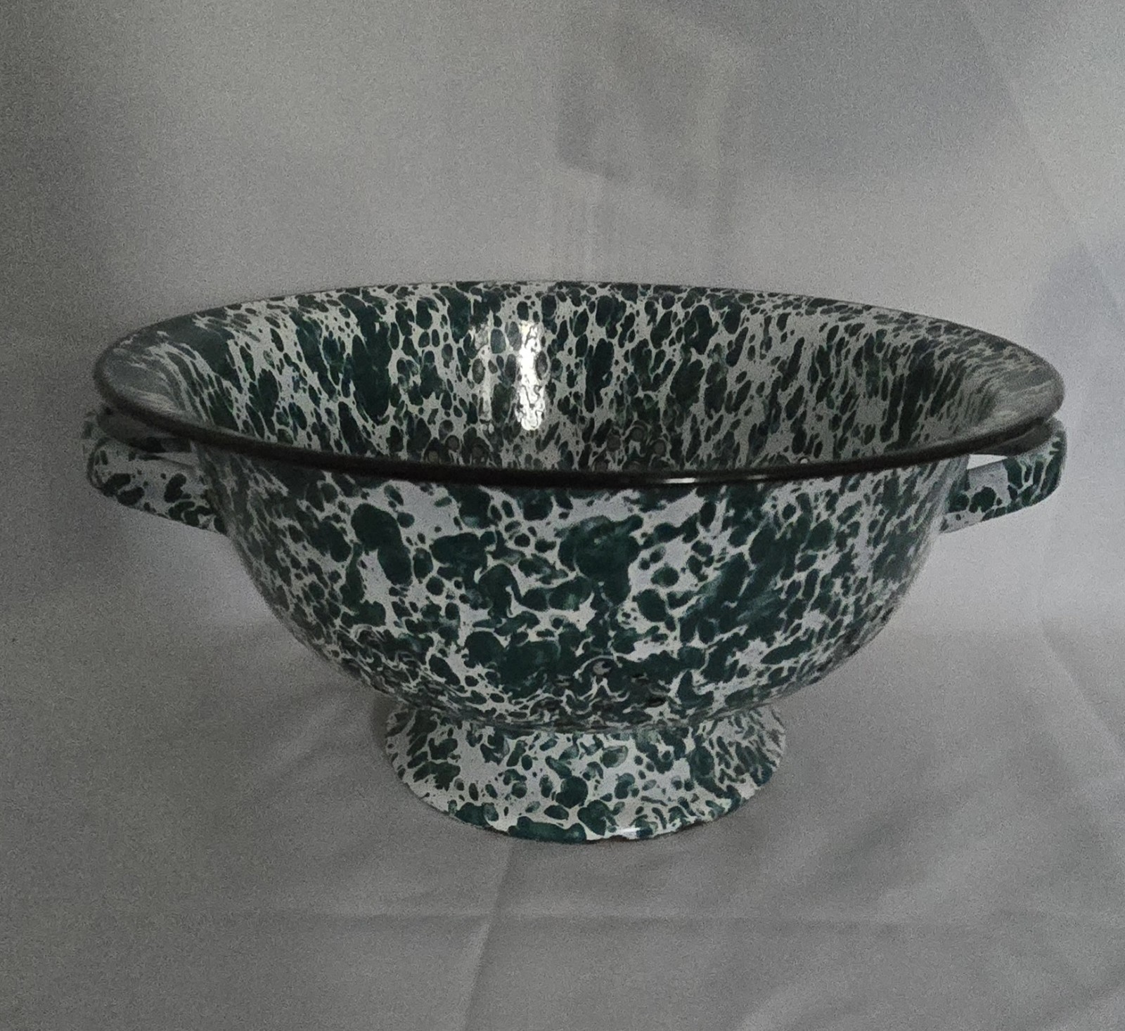 Vintage Enamelware Dark Green Splatter Medium Colander 9″