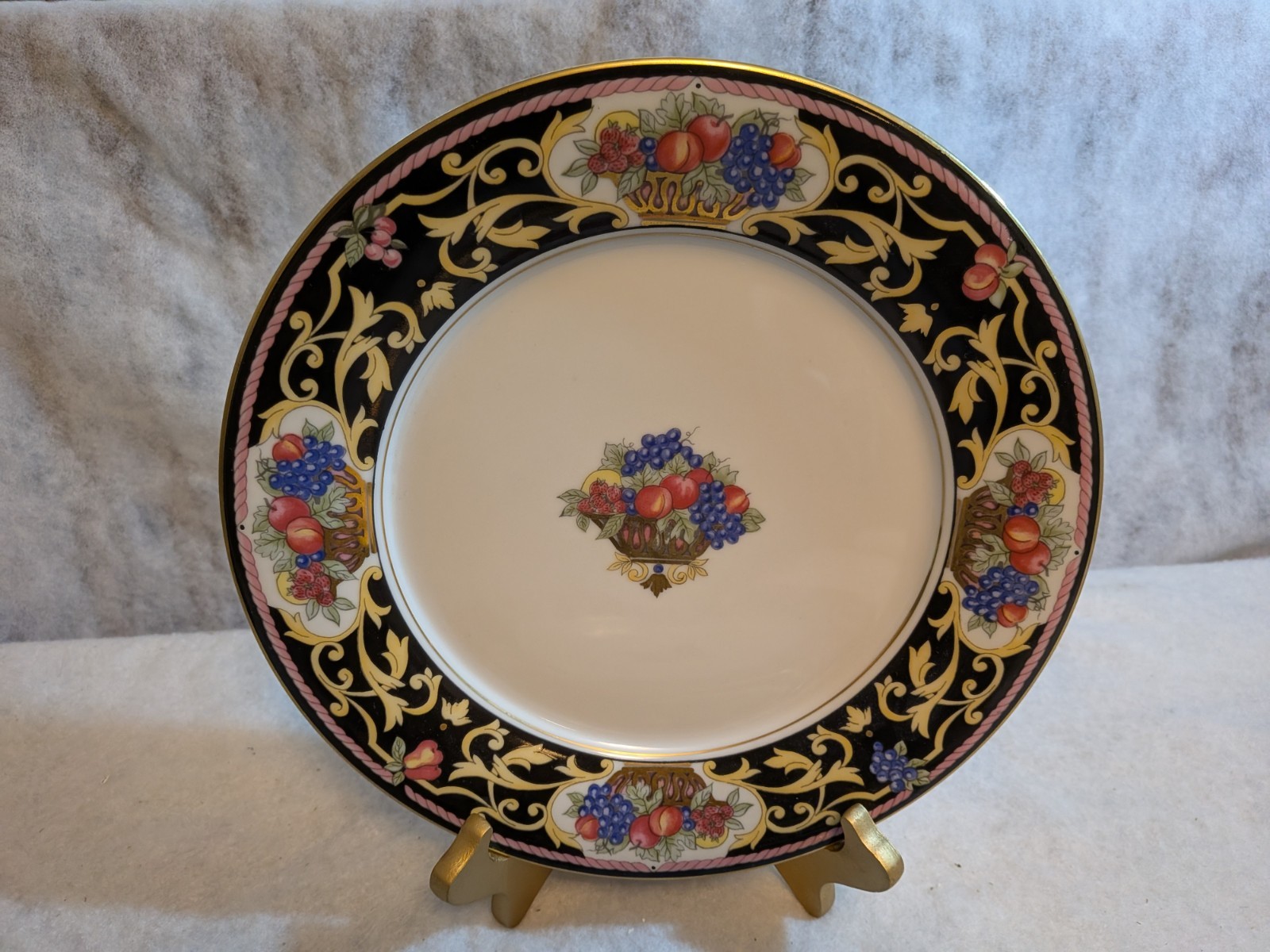 Muirfield Windsor Court 9314 Dinner Plates Set of 6 Black Gold Fruit Rim 10.5″