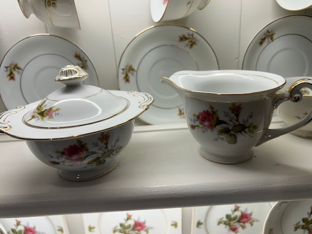 Fine China Royal Rose Set Of 94 Gold Trim Pink Rose Japan