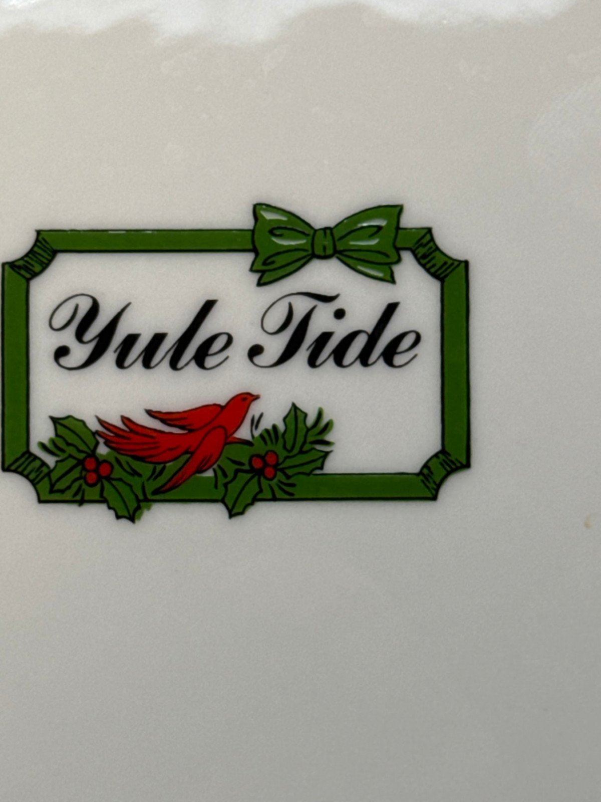 Georges Briard Yule Tide 10 1/4″ Dinner Plates – Set of 4