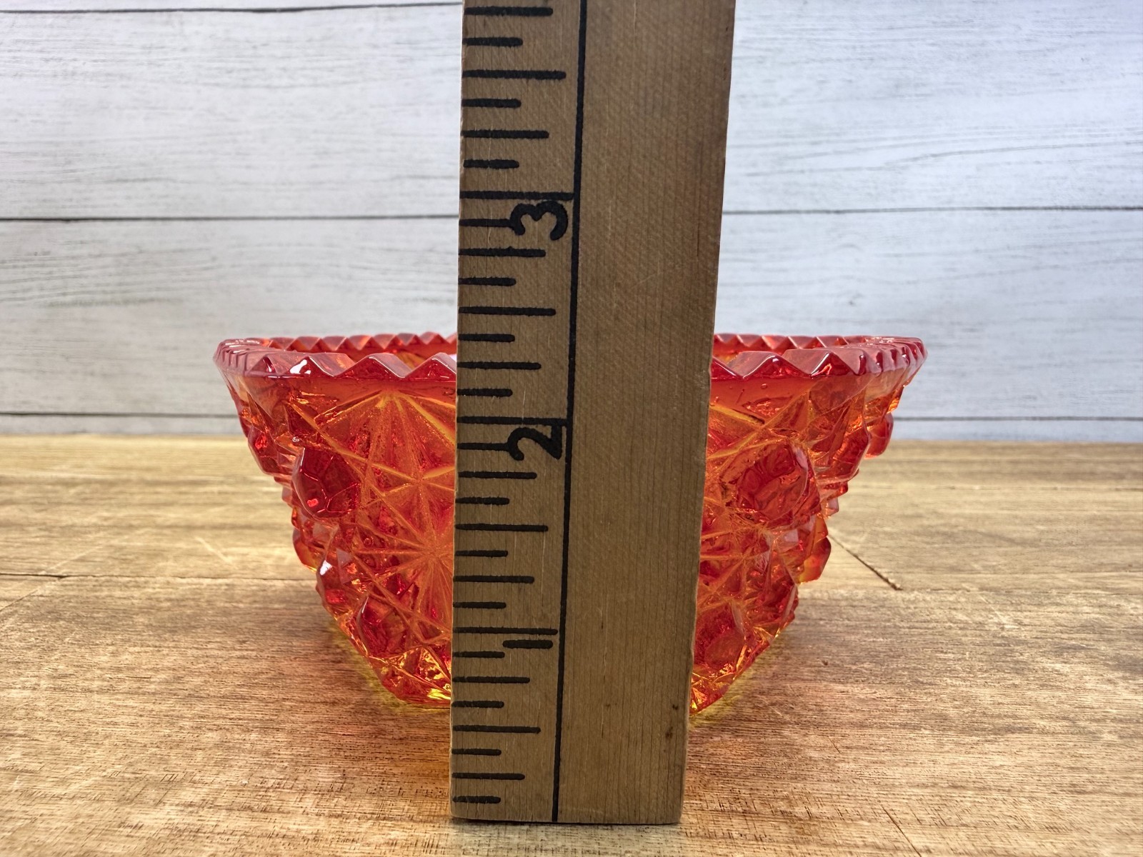 LE Smith Amberina Hexagon Daisy And Buttons Sawtooth Candy Dish 5″