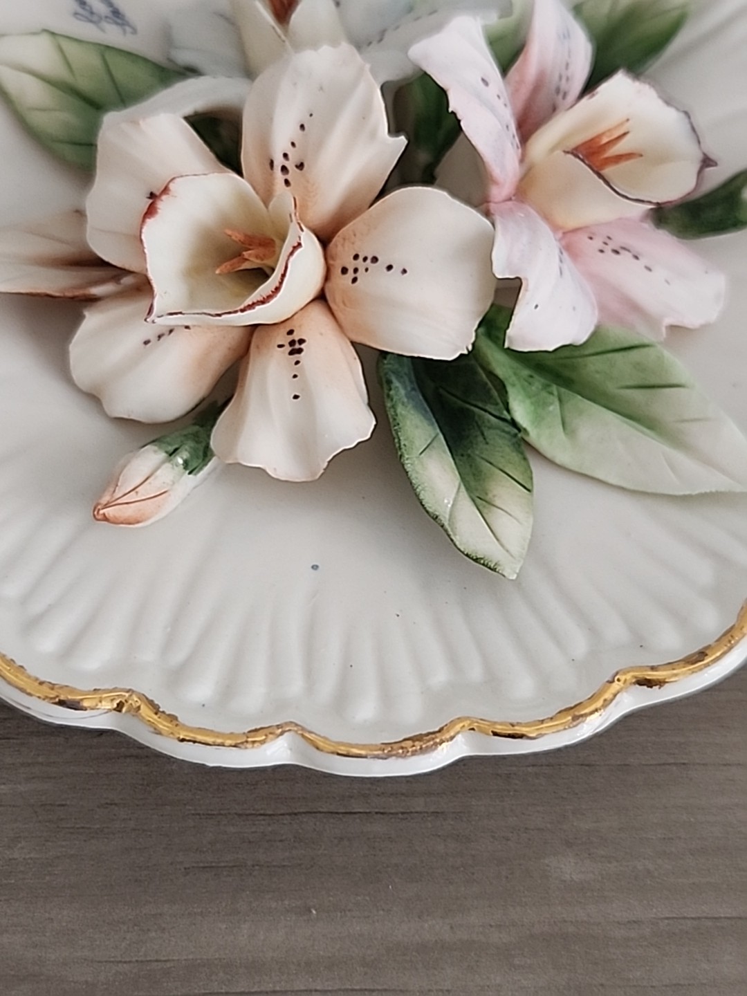 Vtg Antq Capodimonte Italy Porcelain 3D Flowers Plate Carlo Savastano 6.5″x3″