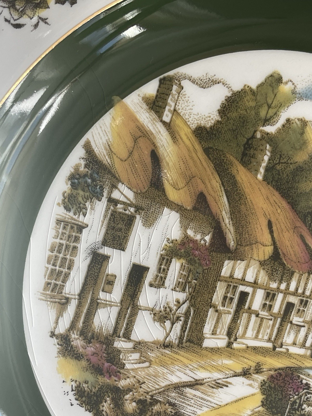 Vintage Ascot Wood & Sons English Village Wall Plates Green Rim Set of 2