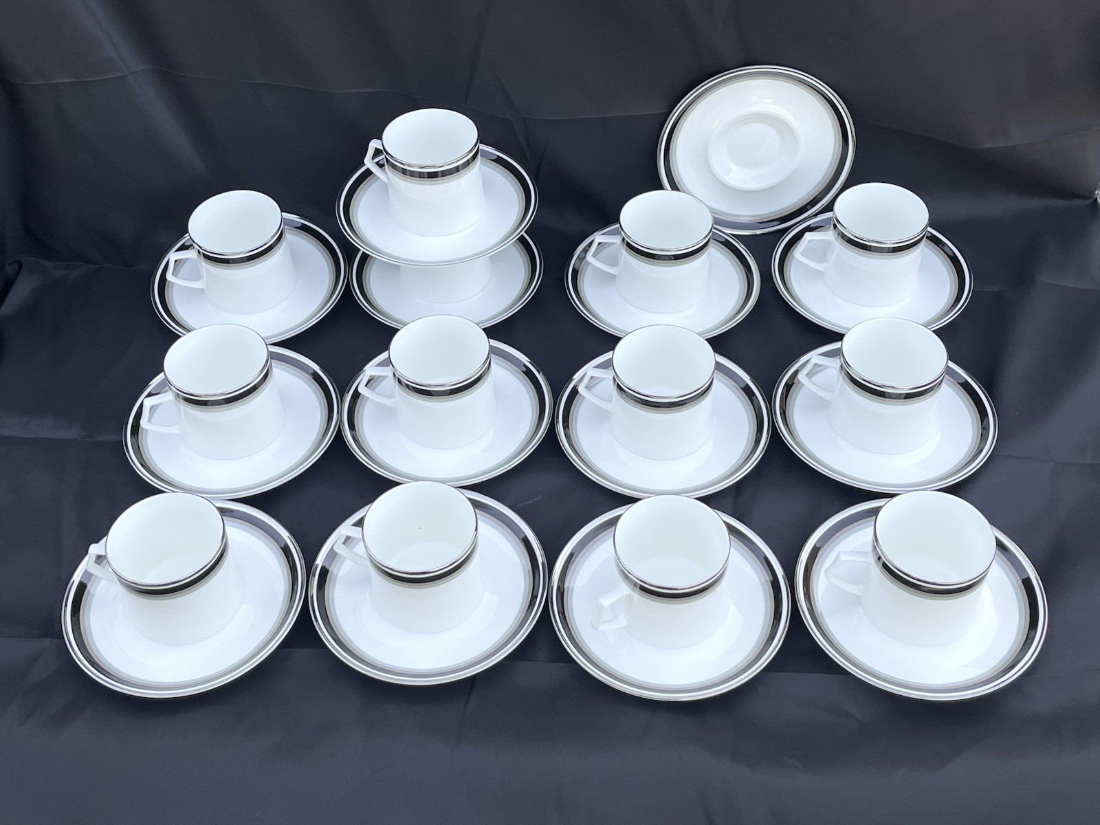 Mikasa Noir Platinum Dinnerware Twelve 5-Piece Place Settings Huge 60pc Set