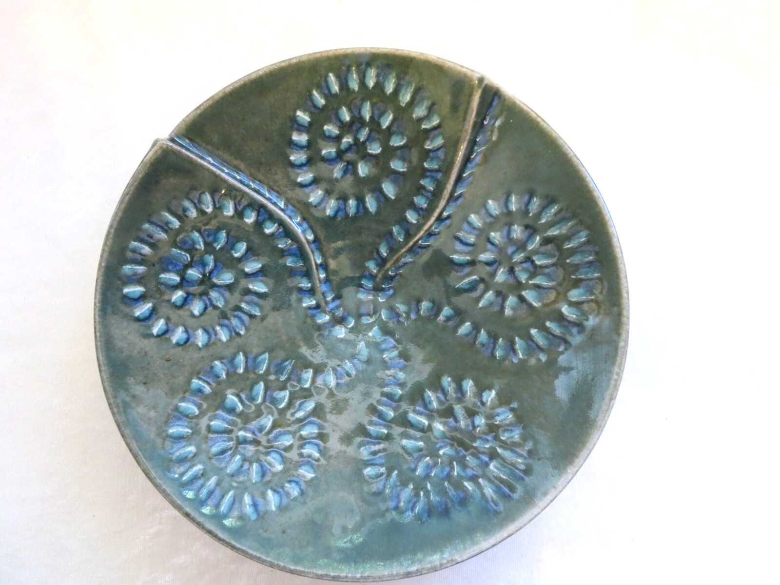 T.L. Slonaker 2009 stoneware ceramic bowl blues greens 9″ diameter