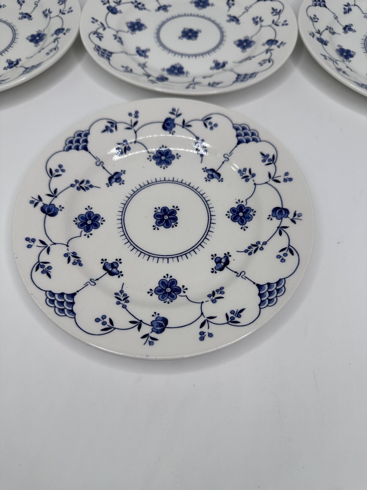 VTG Finlandia (Swirl Rim, England) CHURCHILL, Tea Cup And plate Set Of 16 pcs