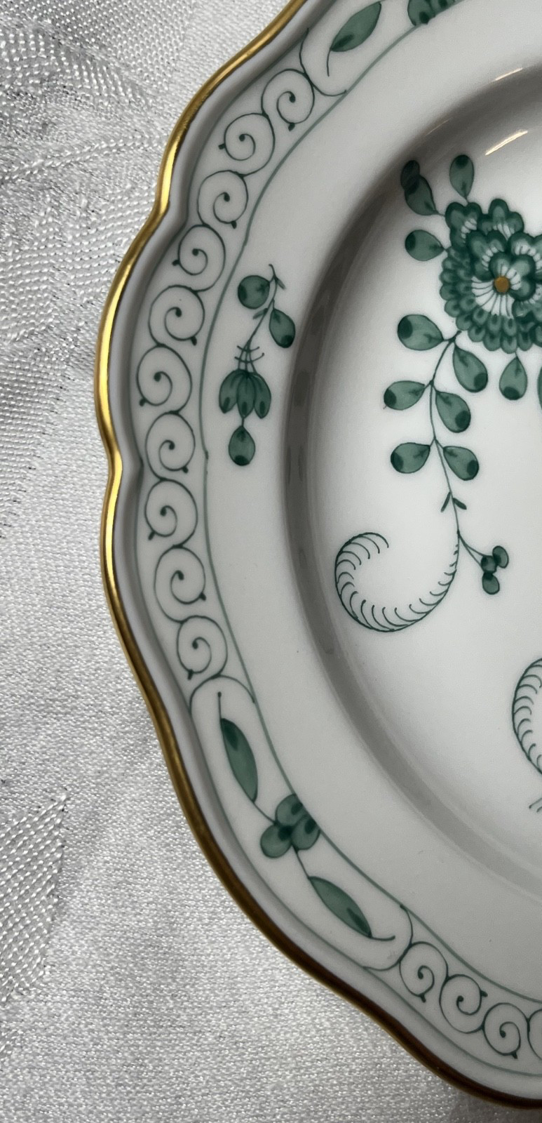 Vintage Handcrafted Meissen Oriental Painted Salad Plate 5 1/2 Inches gold trim