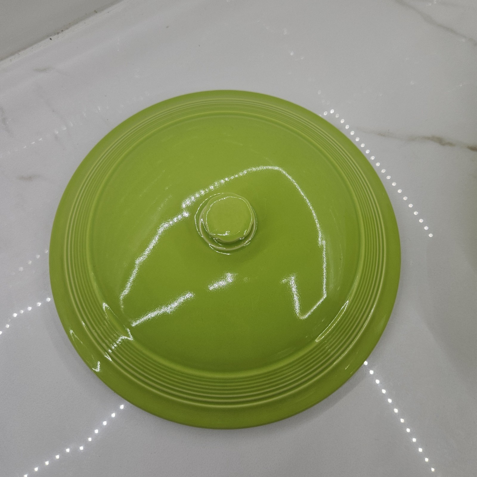 VTG Fiesta Chartreuse Green Round Covered Casserole Dish 2 Qt 9″ w/Lid HL 1997