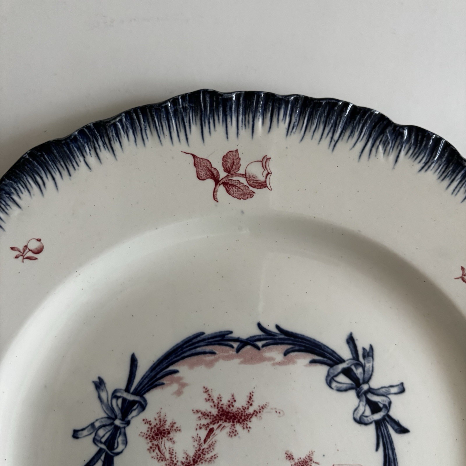 Wedgwood Penthievre Etruria England Blue Feather Edge Pink Scene Dinner Plate