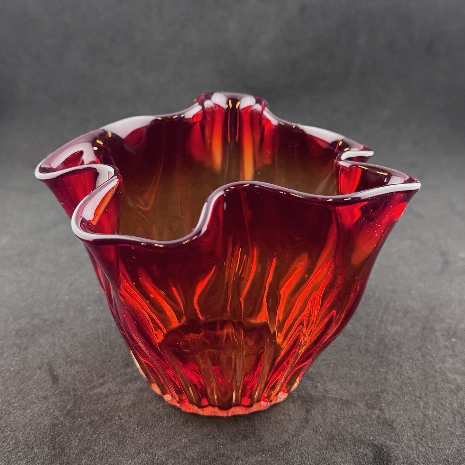 Small Red Candy Apple Pinched Side Centerpiece Bowl 4”X 5” Amberina Art Glass