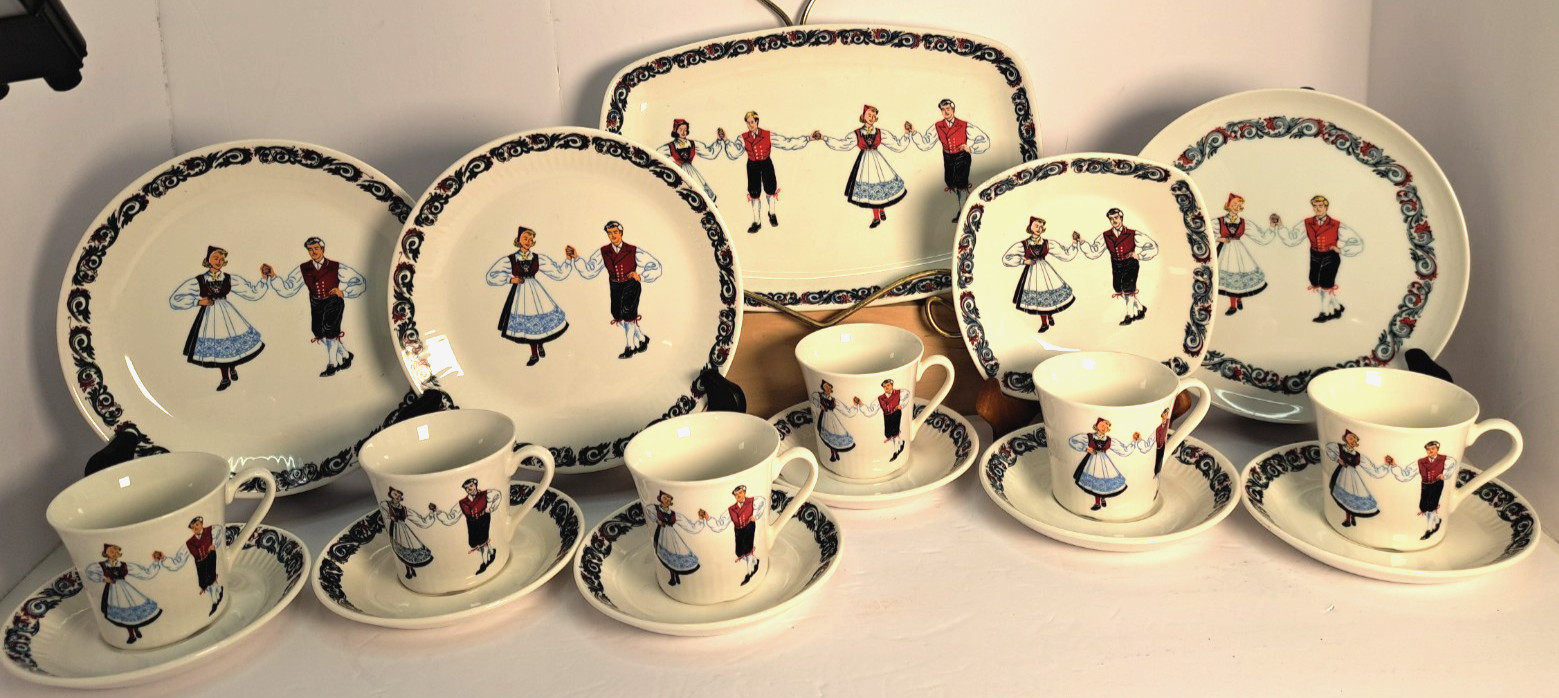 Figgjo Norway 17 Pc Set Hardanger Dancers 6 Ea Cup / Saucer 3 Salad Plate Tray +