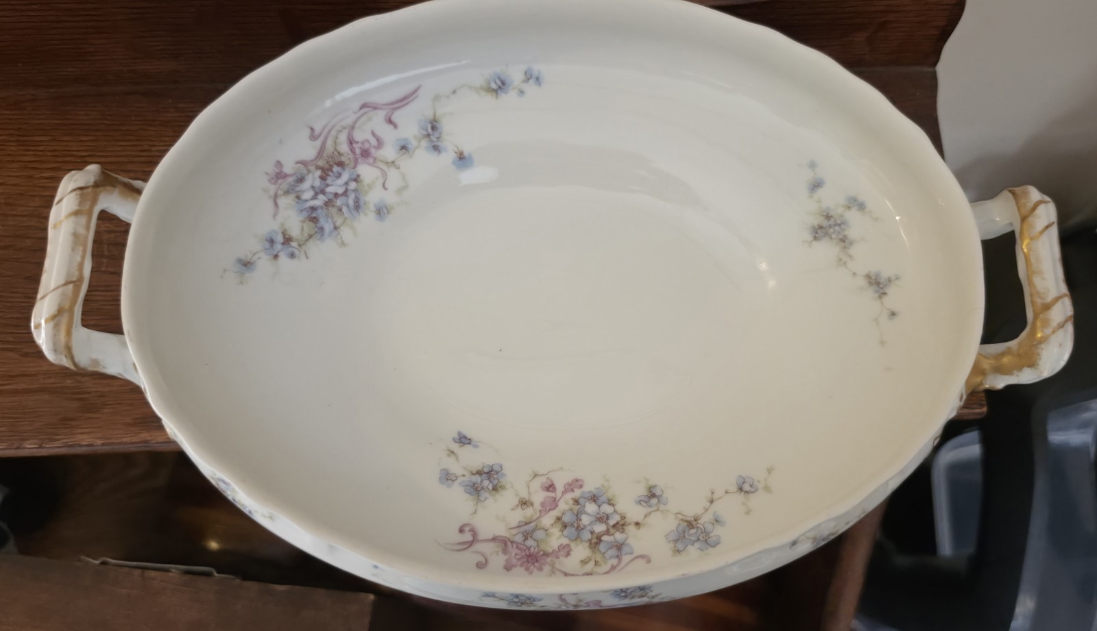 Theodore Haviland Oval Covered Vegetable-Pink Roses/Blue Scrolls -Schleiger