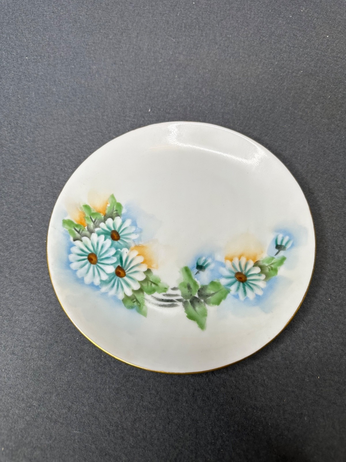 Set of (12) American Hand Painted Yellow Flower 8″ Round Plates