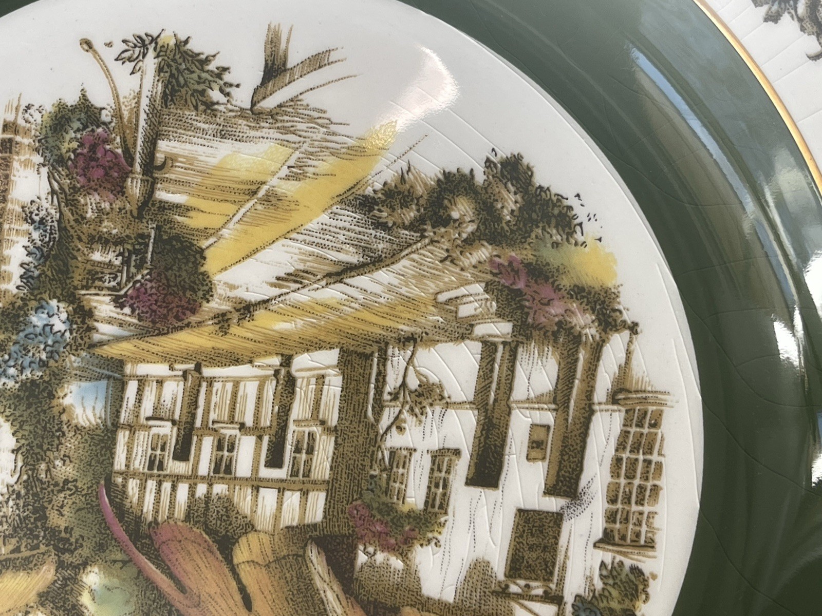 Vintage Ascot Wood & Sons English Village Wall Plates Green Rim Set of 2