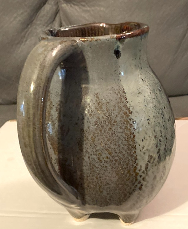 VTG Artisan Pottery Stoneware Pitcher-Signed-6.25″H-Grey & Brown Drip Glaze-EUC
